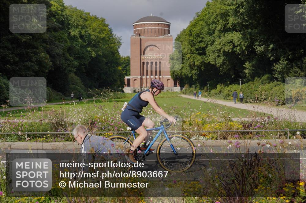 14.09.2025 - Stadtparktriathlon Michael Burmester http://msf.ph/oto/8903667 14.09.2025 10:42:09 Radfahren 621, 678, 769 meine-sportfotos.de
