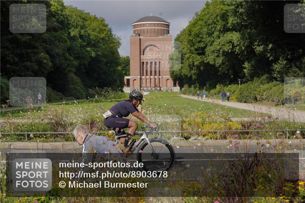 14.09.2025 - Stadtparktriathlon Michael Burmester http://msf.ph/oto/8903678 14.09.2025 10:42:19 Radfahren 599, 621, 628, 657, 676, 692, 754 meine-sportfotos.de