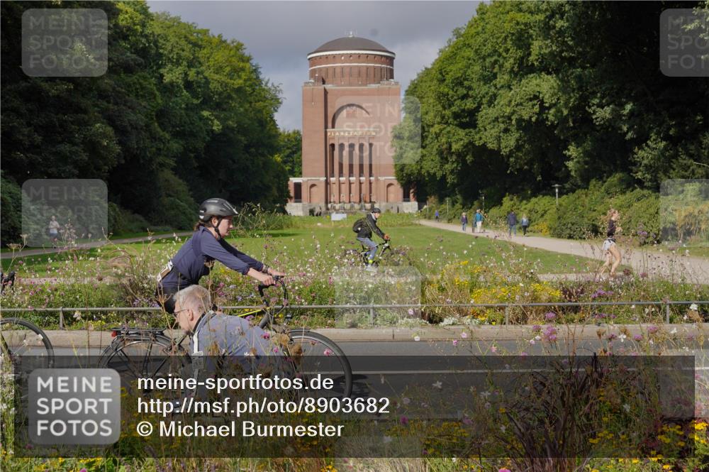14.09.2025 - Stadtparktriathlon Michael Burmester http://msf.ph/oto/8903682 14.09.2025 10:42:21 Radfahren 599, 621, 628, 657, 676, 692, 754 meine-sportfotos.de