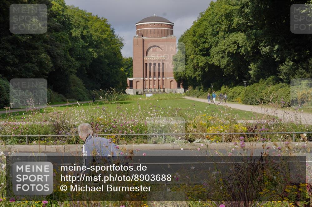 14.09.2025 - Stadtparktriathlon Michael Burmester http://msf.ph/oto/8903688 14.09.2025 10:42:26 Radfahren 599, 657, 676, 754 meine-sportfotos.de