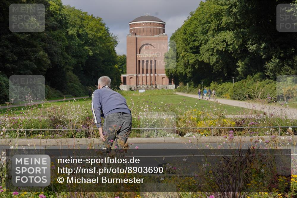 14.09.2025 - Stadtparktriathlon Michael Burmester http://msf.ph/oto/8903690 14.09.2025 10:42:27 Radfahren 599, 657, 676, 754 meine-sportfotos.de