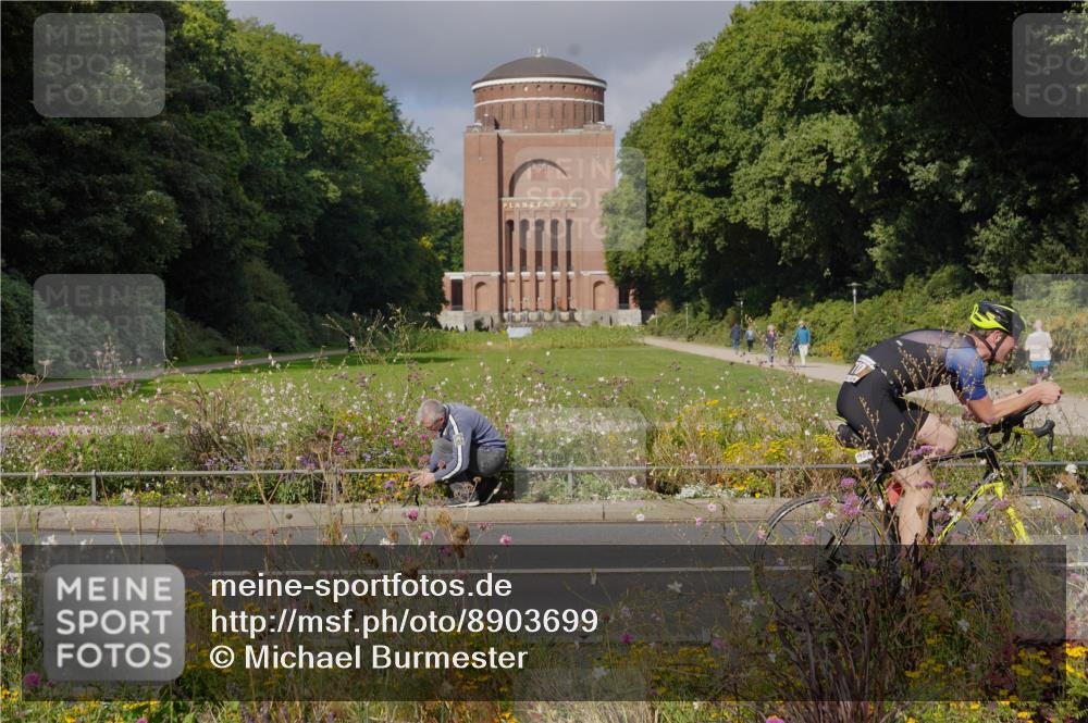 14.09.2025 - Stadtparktriathlon Michael Burmester http://msf.ph/oto/8903699 14.09.2025 10:42:40 Radfahren 708, 724, 770 meine-sportfotos.de