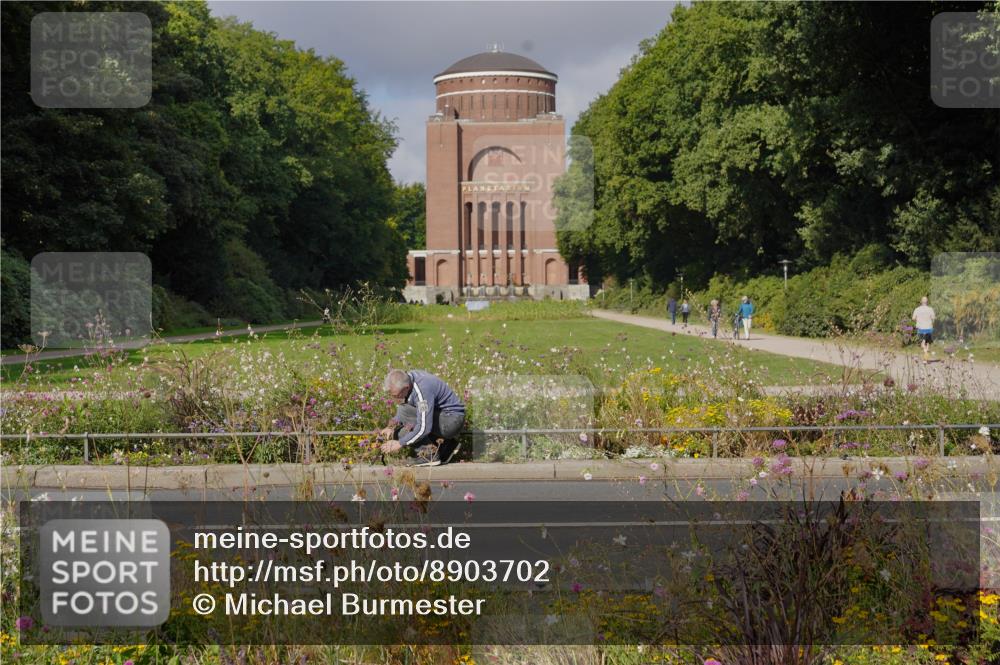 14.09.2025 - Stadtparktriathlon Michael Burmester http://msf.ph/oto/8903702 14.09.2025 10:42:42 Radfahren 646, 708, 724, 770 meine-sportfotos.de