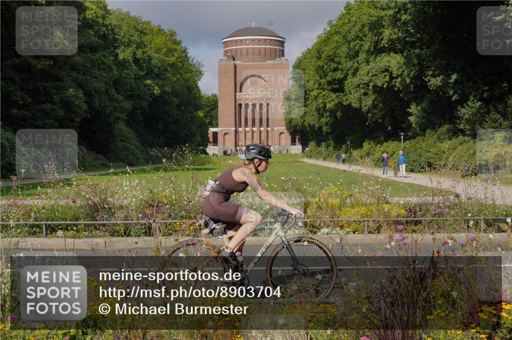 14.09.2025 - Stadtparktriathlon Michael Burmester http://msf.ph/oto/8903704 14.09.2025 10:42:50 Radfahren 646, 659, 708, 724, 767 meine-sportfotos.de