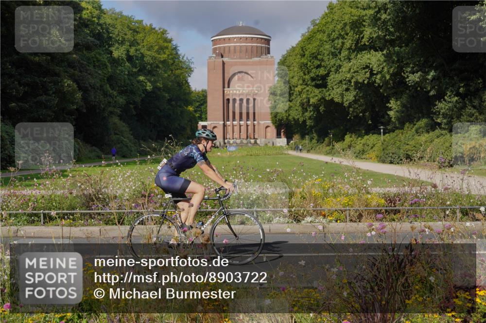 14.09.2025 - Stadtparktriathlon Michael Burmester http://msf.ph/oto/8903722 14.09.2025 10:43:38 Radfahren 651, 693, 734, 764, 783, 797, 798, 806, 811 meine-sportfotos.de