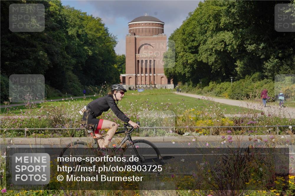 14.09.2025 - Stadtparktriathlon Michael Burmester http://msf.ph/oto/8903725 14.09.2025 10:43:47 Radfahren 651, 717, 806 meine-sportfotos.de