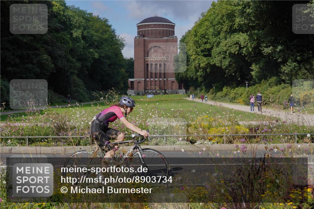 14.09.2025 - Stadtparktriathlon Michael Burmester http://msf.ph/oto/8903734 14.09.2025 10:44:30 Radfahren 633, 677, 720, 727, 752 meine-sportfotos.de
