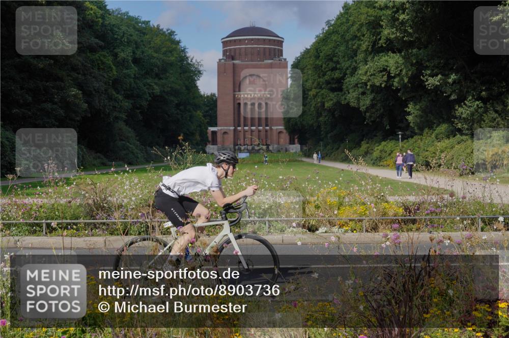14.09.2025 - Stadtparktriathlon Michael Burmester http://msf.ph/oto/8903736 14.09.2025 10:44:44 Radfahren 631, 694, 743, 785, 813 meine-sportfotos.de
