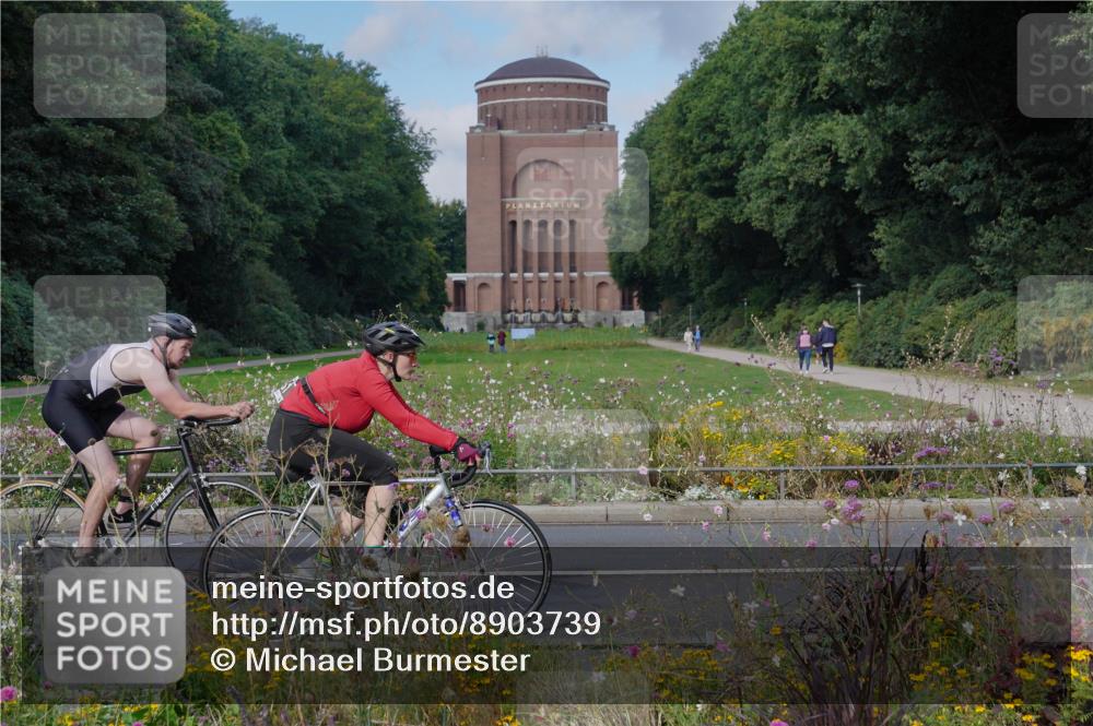 14.09.2025 - Stadtparktriathlon Michael Burmester http://msf.ph/oto/8903739 14.09.2025 10:44:51 Radfahren 631, 694, 743, 750, 785, 804 meine-sportfotos.de