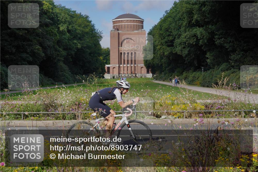 14.09.2025 - Stadtparktriathlon Michael Burmester http://msf.ph/oto/8903747 14.09.2025 10:45:19 Radfahren 642, 723, 730, 748, 800 meine-sportfotos.de
