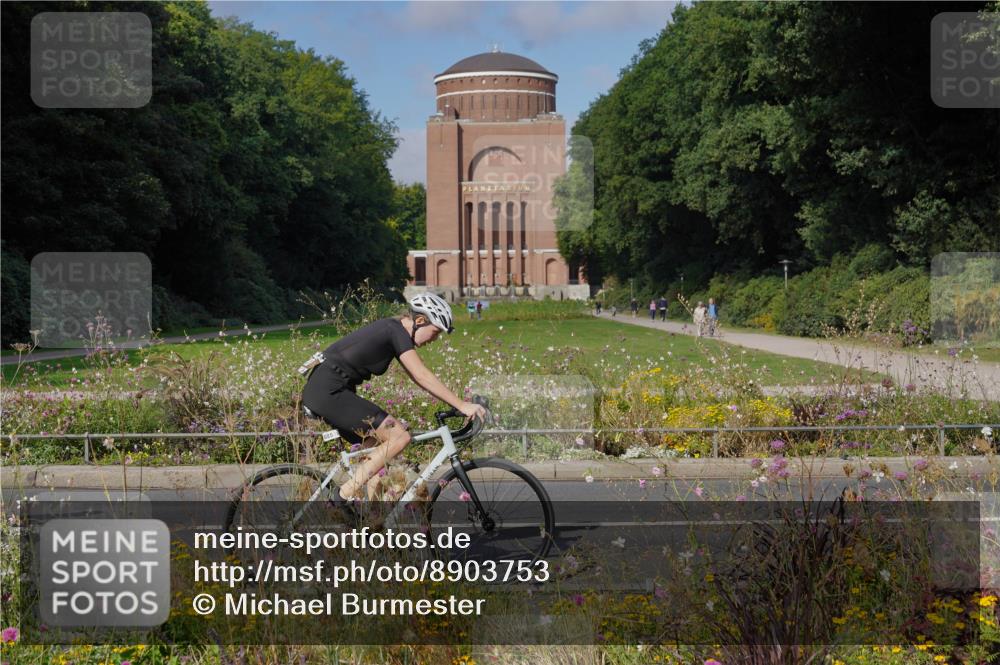 14.09.2025 - Stadtparktriathlon Michael Burmester http://msf.ph/oto/8903753 14.09.2025 10:45:33 Radfahren 639, 648, 685, 686, 761 meine-sportfotos.de