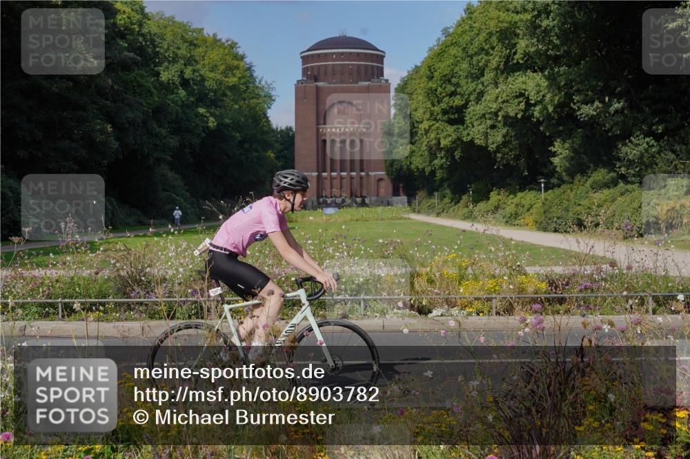 14.09.2025 - Stadtparktriathlon Michael Burmester http://msf.ph/oto/8903782 14.09.2025 10:47:29 Radfahren 568, 645, 650, 736, 780, 790, 801 meine-sportfotos.de
