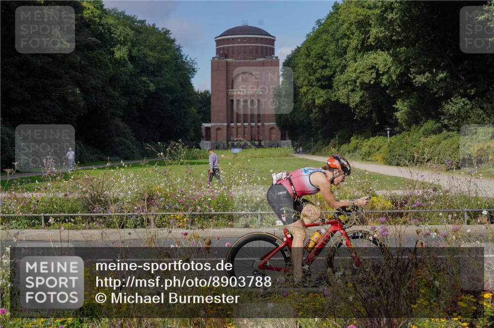 14.09.2025 - Stadtparktriathlon Michael Burmester http://msf.ph/oto/8903788 14.09.2025 10:47:54 Radfahren 641, 695, 697, 729, 787, 793 meine-sportfotos.de