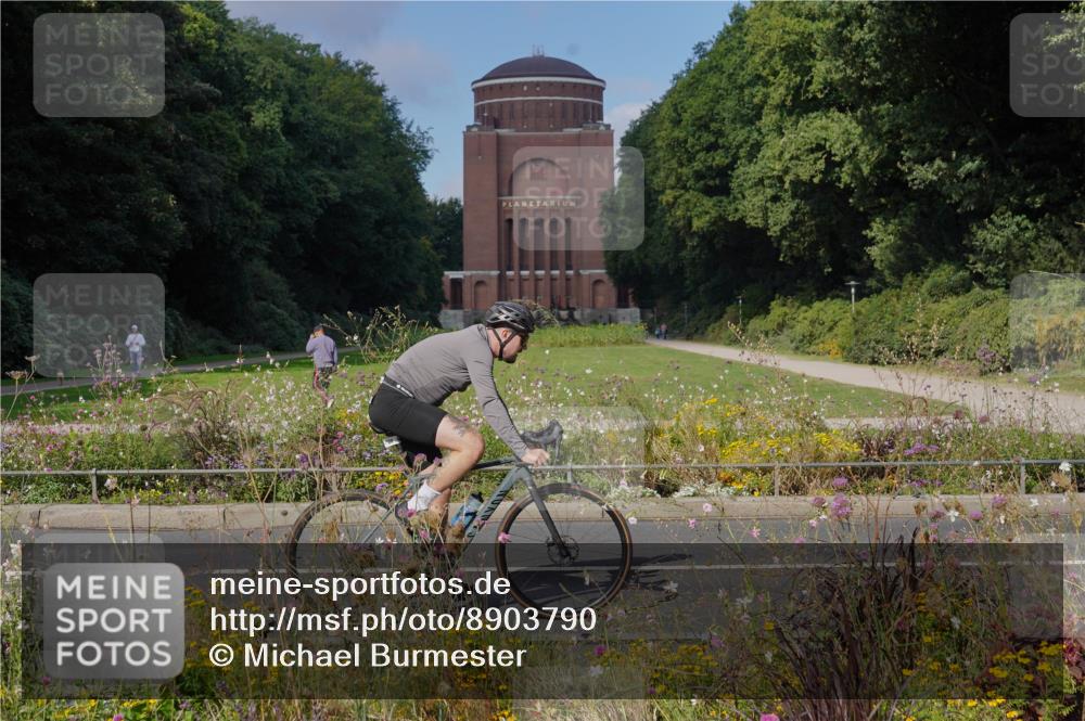 14.09.2025 - Stadtparktriathlon Michael Burmester http://msf.ph/oto/8903790 14.09.2025 10:47:56 Radfahren 641, 647, 695, 697, 729, 740, 762, 765, 787, 818 meine-sportfotos.de