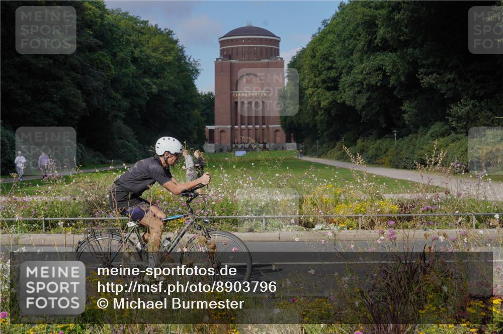 14.09.2025 - Stadtparktriathlon Michael Burmester http://msf.ph/oto/8903796 14.09.2025 10:48:08 Radfahren 647, 662, 665, 728, 740, 749, 762, 765, 777, 792, 818 meine-sportfotos.de