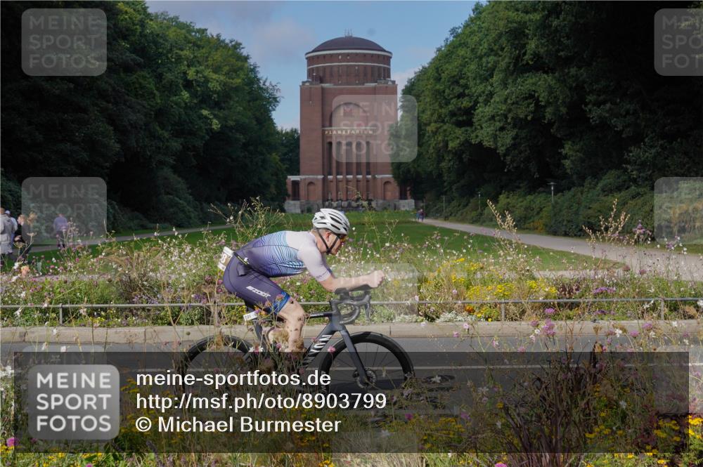 14.09.2025 - Stadtparktriathlon Michael Burmester http://msf.ph/oto/8903799 14.09.2025 10:48:10 Radfahren 647, 662, 665, 728, 740, 749, 765, 777, 792, 796 meine-sportfotos.de