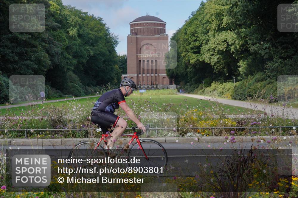 14.09.2025 - Stadtparktriathlon Michael Burmester http://msf.ph/oto/8903801 14.09.2025 10:48:19 Radfahren 776, 792, 796, 803 meine-sportfotos.de