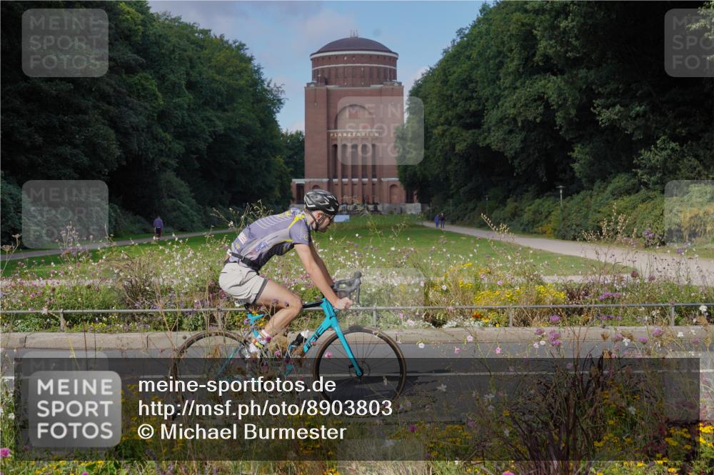 14.09.2025 - Stadtparktriathlon Michael Burmester http://msf.ph/oto/8903803 14.09.2025 10:48:33 Radfahren 769, 781, 807 meine-sportfotos.de
