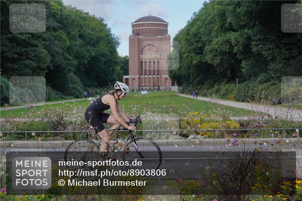 14.09.2025 - Stadtparktriathlon Michael Burmester http://msf.ph/oto/8903806 14.09.2025 10:48:50 Radfahren 626, 701, 778 meine-sportfotos.de