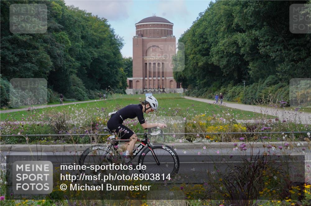 14.09.2025 - Stadtparktriathlon Michael Burmester http://msf.ph/oto/8903814 14.09.2025 10:49:10 Radfahren 558, 637, 674, 755, 770, 774, 816 meine-sportfotos.de