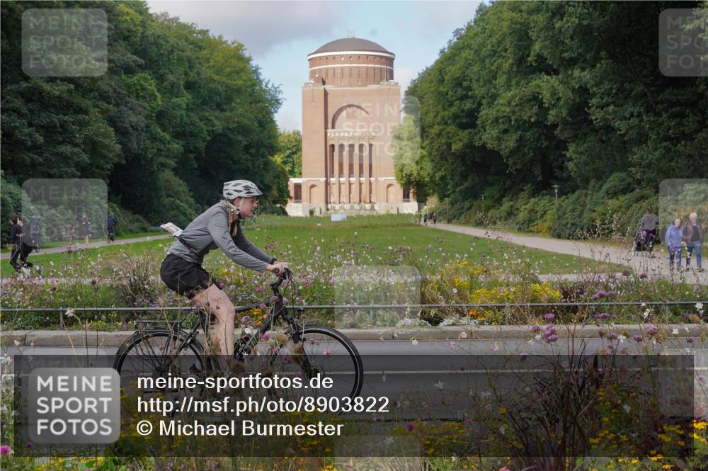 14.09.2025 - Stadtparktriathlon Michael Burmester http://msf.ph/oto/8903822 14.09.2025 10:49:39 Radfahren 643, 712, 714, 791, 821 meine-sportfotos.de