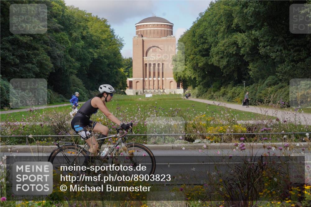 14.09.2025 - Stadtparktriathlon Michael Burmester http://msf.ph/oto/8903823 14.09.2025 10:49:47 Radfahren 638, 643, 744, 754 meine-sportfotos.de