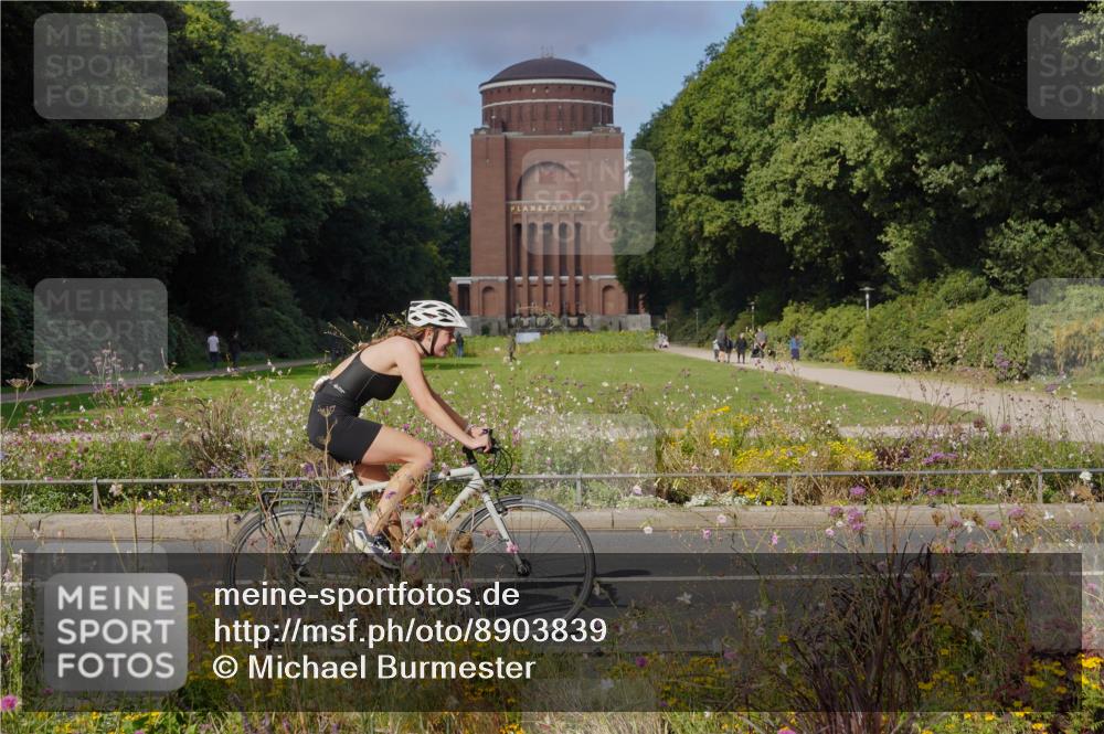 14.09.2025 - Stadtparktriathlon Michael Burmester http://msf.ph/oto/8903839 14.09.2025 10:50:39 Radfahren 676, 683, 739, 753, 782 meine-sportfotos.de