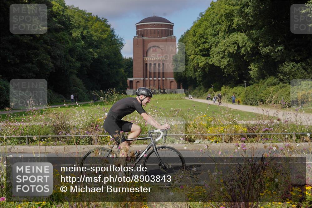 14.09.2025 - Stadtparktriathlon Michael Burmester http://msf.ph/oto/8903843 14.09.2025 10:50:51 Radfahren 659, 737, 753 meine-sportfotos.de