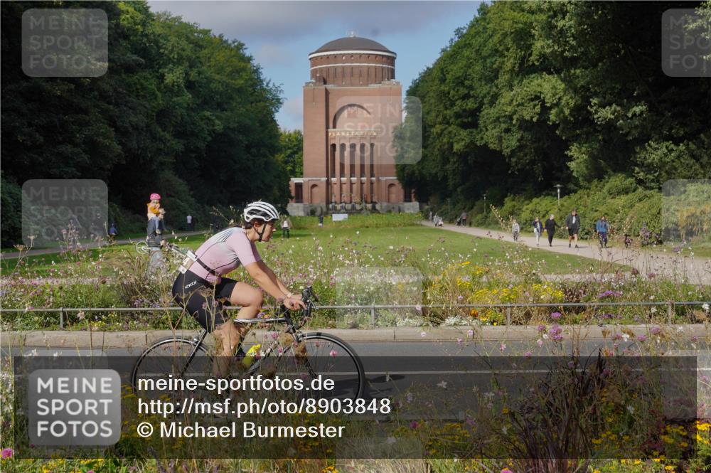 14.09.2025 - Stadtparktriathlon Michael Burmester http://msf.ph/oto/8903848 14.09.2025 10:51:06 Radfahren 621, 654, 678, 716 meine-sportfotos.de