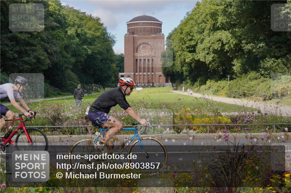 14.09.2025 - Stadtparktriathlon Michael Burmester http://msf.ph/oto/8903857 14.09.2025 10:51:58 Radfahren 651, 693, 727, 743, 752, 775, 804 meine-sportfotos.de
