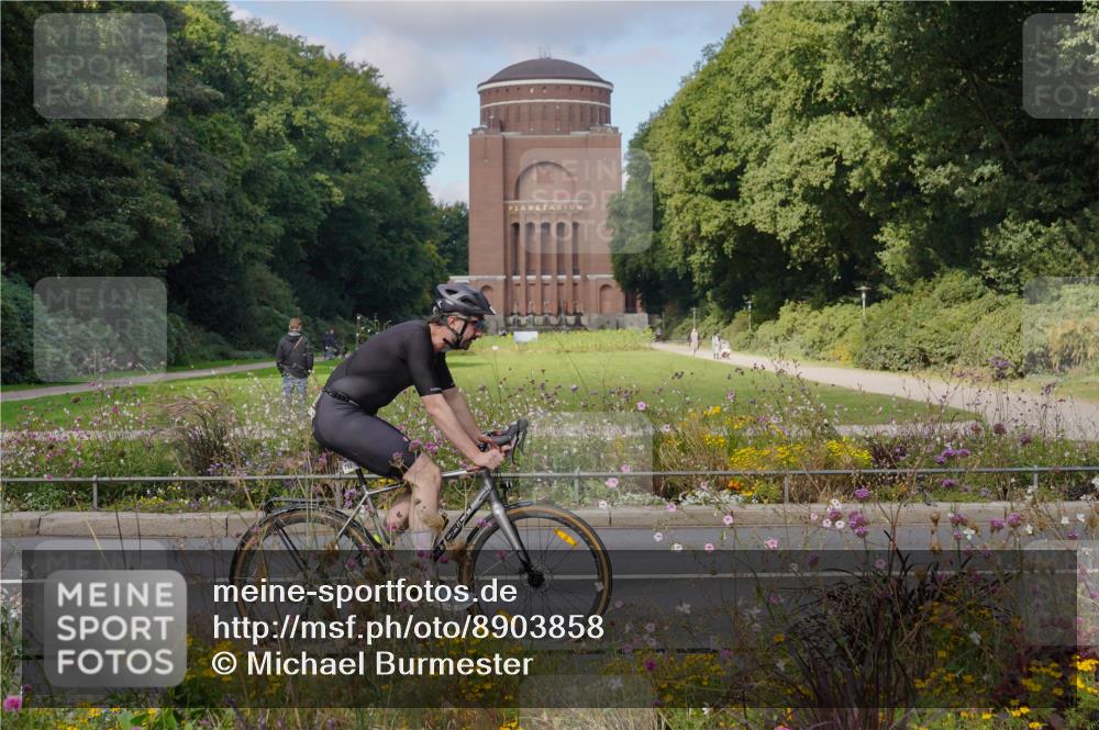 14.09.2025 - Stadtparktriathlon Michael Burmester http://msf.ph/oto/8903858 14.09.2025 10:51:59 Radfahren 651, 693, 727, 743, 752, 775, 804 meine-sportfotos.de