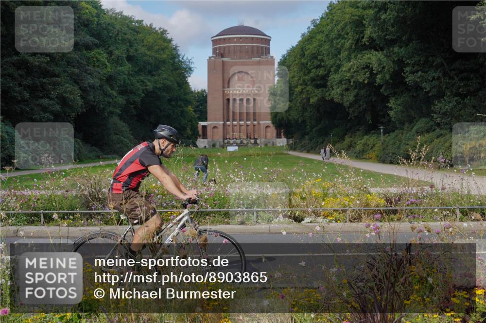 14.09.2025 - Stadtparktriathlon Michael Burmester http://msf.ph/oto/8903865 14.09.2025 10:52:17 Radfahren 661, 720, 748, 759, 772, 785, 797, 799, 800, 805, 806 meine-sportfotos.de