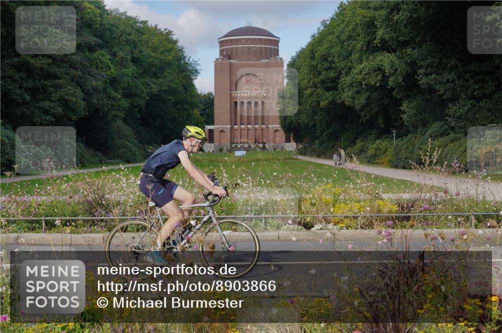14.09.2025 - Stadtparktriathlon Michael Burmester http://msf.ph/oto/8903866 14.09.2025 10:52:20 Radfahren 633, 655, 748, 759, 797, 800, 805, 806 meine-sportfotos.de