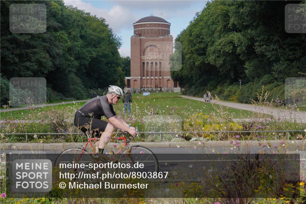 14.09.2025 - Stadtparktriathlon Michael Burmester http://msf.ph/oto/8903867 14.09.2025 10:52:21 Radfahren 633, 655, 748, 759, 797, 800, 805, 806 meine-sportfotos.de