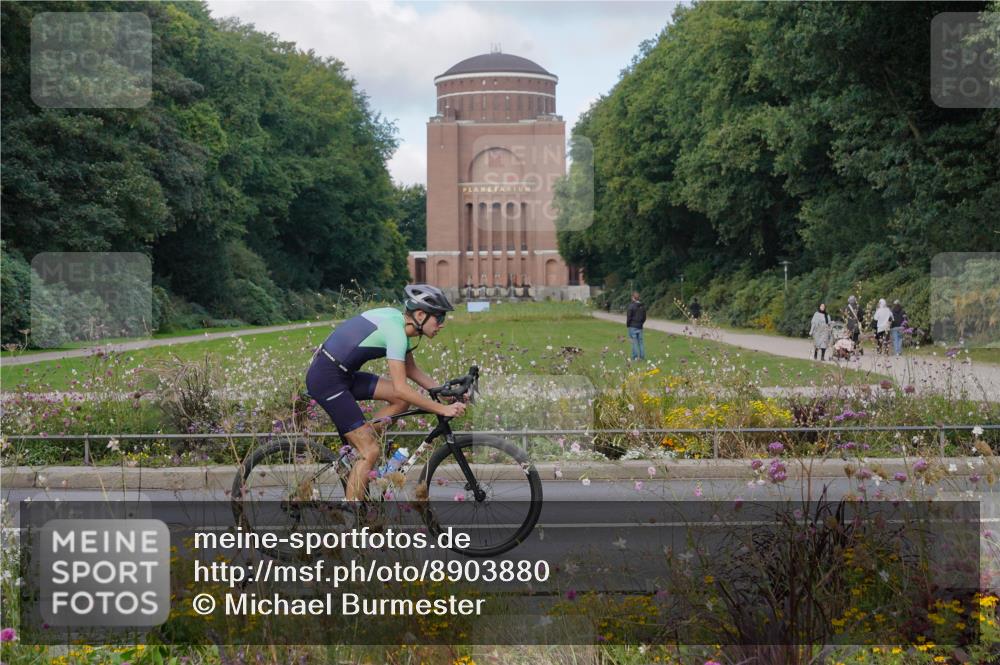 14.09.2025 - Stadtparktriathlon Michael Burmester http://msf.ph/oto/8903880 14.09.2025 10:53:01 Radfahren 657, 691, 708, 730 meine-sportfotos.de