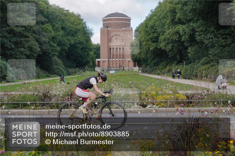 14.09.2025 - Stadtparktriathlon Michael Burmester http://msf.ph/oto/8903885 14.09.2025 10:53:28 Radfahren 628, 639, 648 meine-sportfotos.de