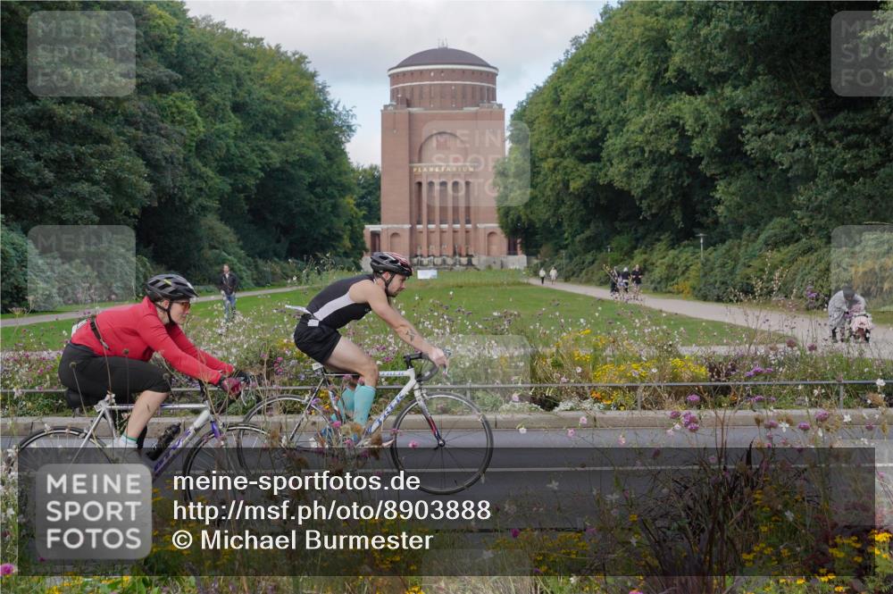 14.09.2025 - Stadtparktriathlon Michael Burmester http://msf.ph/oto/8903888 14.09.2025 10:53:50 Radfahren 631, 668, 685, 758, 766, 808 meine-sportfotos.de