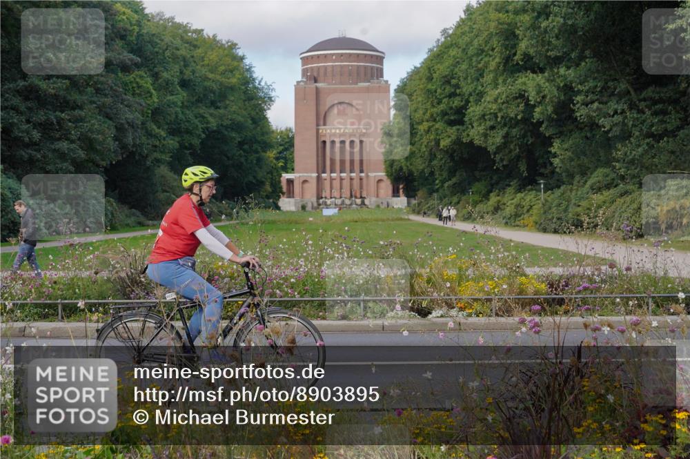 14.09.2025 - Stadtparktriathlon Michael Burmester http://msf.ph/oto/8903895 14.09.2025 10:54:20 Radfahren 779, 793, 815, 865 meine-sportfotos.de