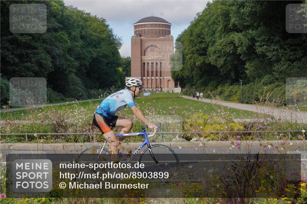 14.09.2025 - Stadtparktriathlon Michael Burmester http://msf.ph/oto/8903899 14.09.2025 10:54:31 Radfahren 629, 667, 688, 779, 815, 823, 880 meine-sportfotos.de