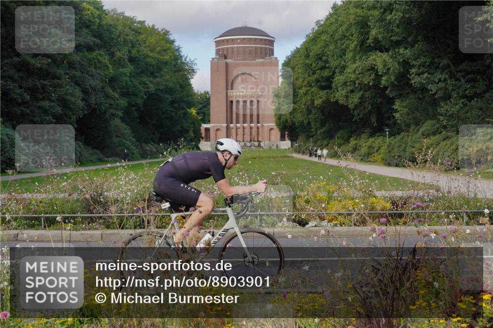 14.09.2025 - Stadtparktriathlon Michael Burmester http://msf.ph/oto/8903901 14.09.2025 10:54:33 Radfahren 629, 667, 671, 688, 749, 779, 815, 823, 880 meine-sportfotos.de