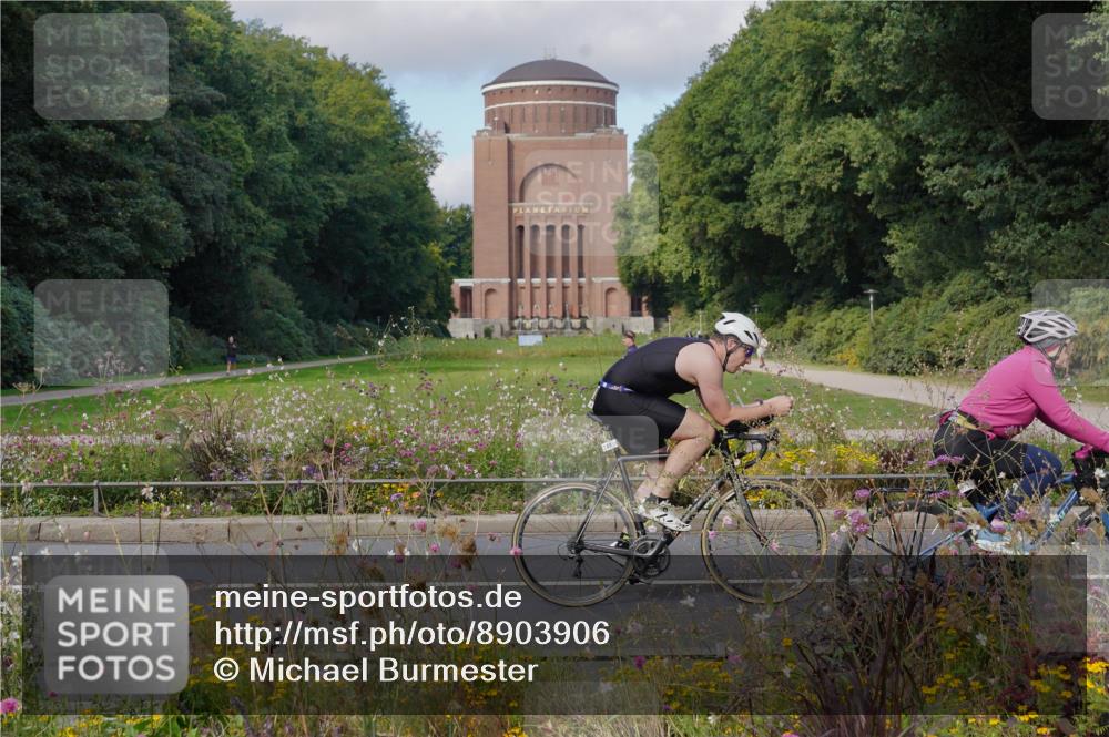 14.09.2025 - Stadtparktriathlon Michael Burmester http://msf.ph/oto/8903906 14.09.2025 10:54:41 Radfahren 627, 667, 671, 688, 702, 732, 736, 749 meine-sportfotos.de