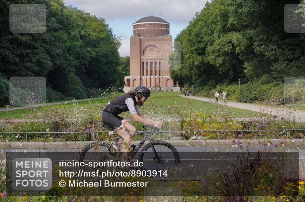 14.09.2025 - Stadtparktriathlon Michael Burmester http://msf.ph/oto/8903914 14.09.2025 10:54:54 Radfahren 636, 687, 700, 704, 728, 780, 786, 787, 790, 825, 901 meine-sportfotos.de