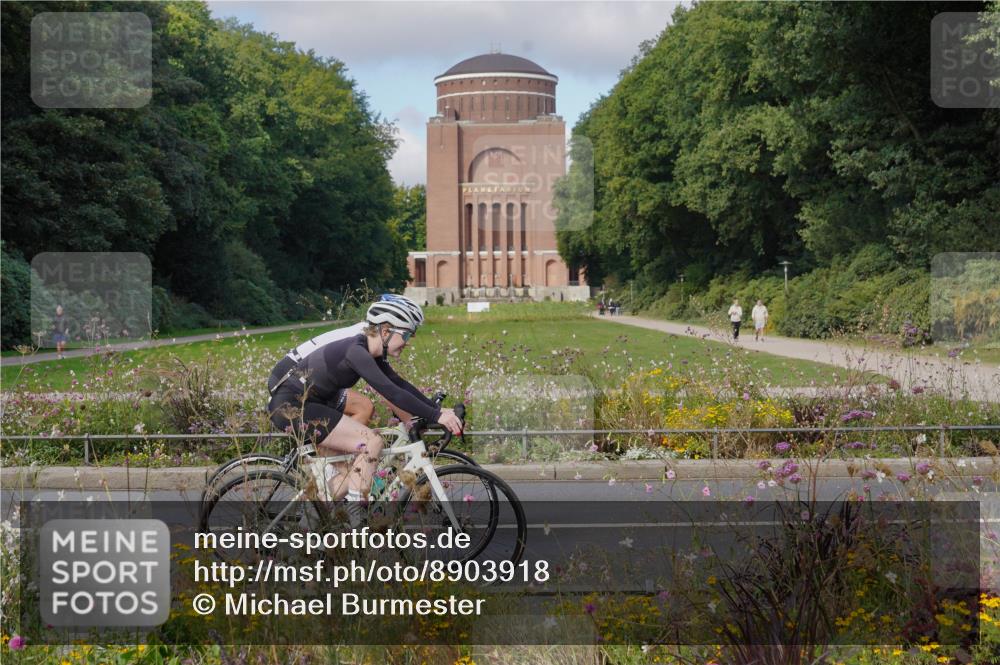 14.09.2025 - Stadtparktriathlon Michael Burmester http://msf.ph/oto/8903918 14.09.2025 10:54:59 Radfahren 636, 687, 700, 704, 780, 786, 790, 901 meine-sportfotos.de
