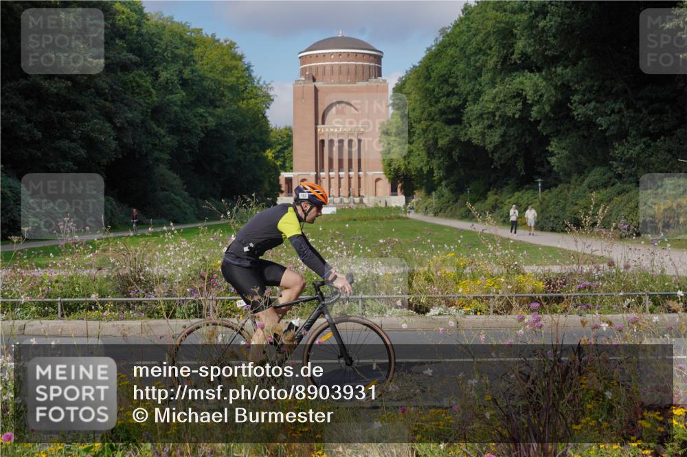 14.09.2025 - Stadtparktriathlon Michael Burmester http://msf.ph/oto/8903931 14.09.2025 10:55:29 Radfahren 762, 770, 875 meine-sportfotos.de