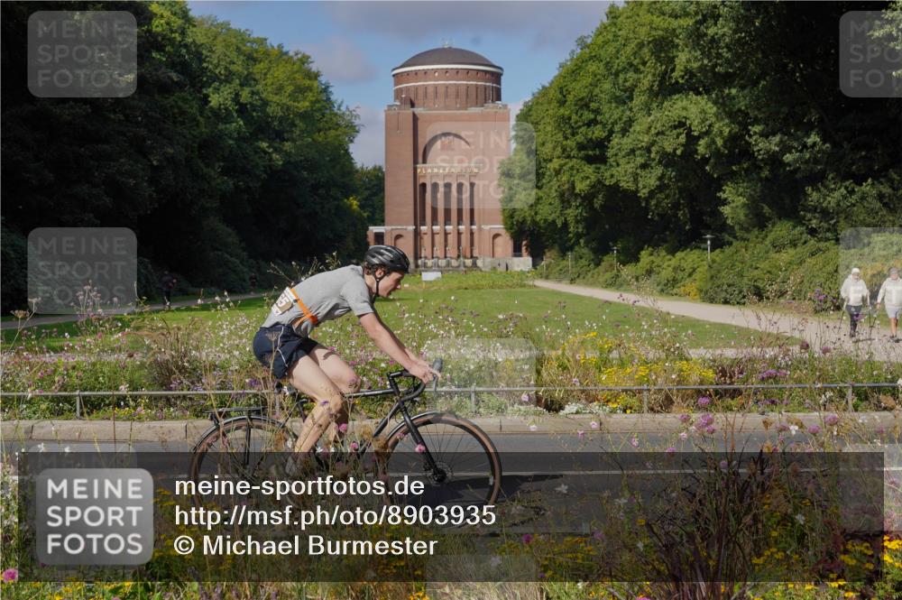 14.09.2025 - Stadtparktriathlon Michael Burmester http://msf.ph/oto/8903935 14.09.2025 10:55:53 Radfahren 647, 650, 740, 765, 792, 818, 851 meine-sportfotos.de