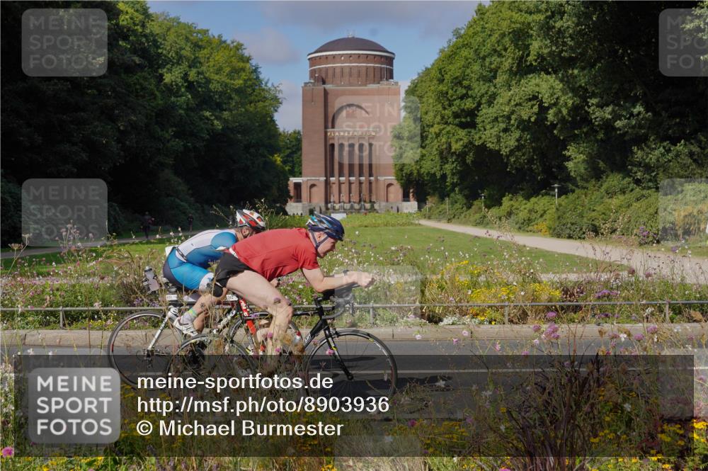 14.09.2025 - Stadtparktriathlon Michael Burmester http://msf.ph/oto/8903936 14.09.2025 10:55:56 Radfahren 647, 679, 740, 765, 792, 818, 851 meine-sportfotos.de