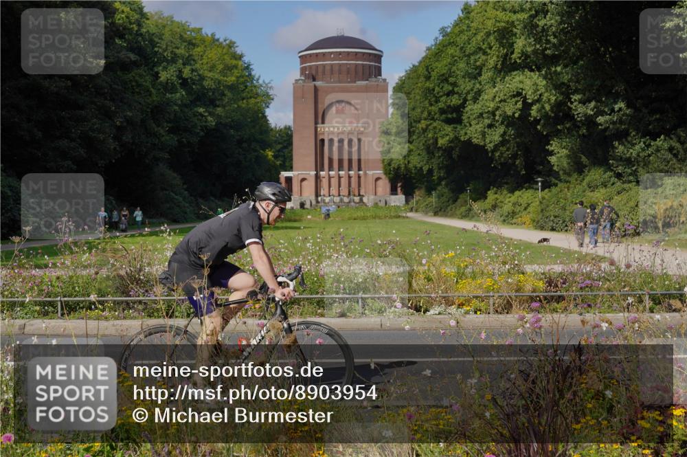 14.09.2025 - Stadtparktriathlon Michael Burmester http://msf.ph/oto/8903954 14.09.2025 10:56:45 Radfahren 697, 746, 755, 764, 767, 771, 774, 776, 783, 788, 807, 811, 914 meine-sportfotos.de