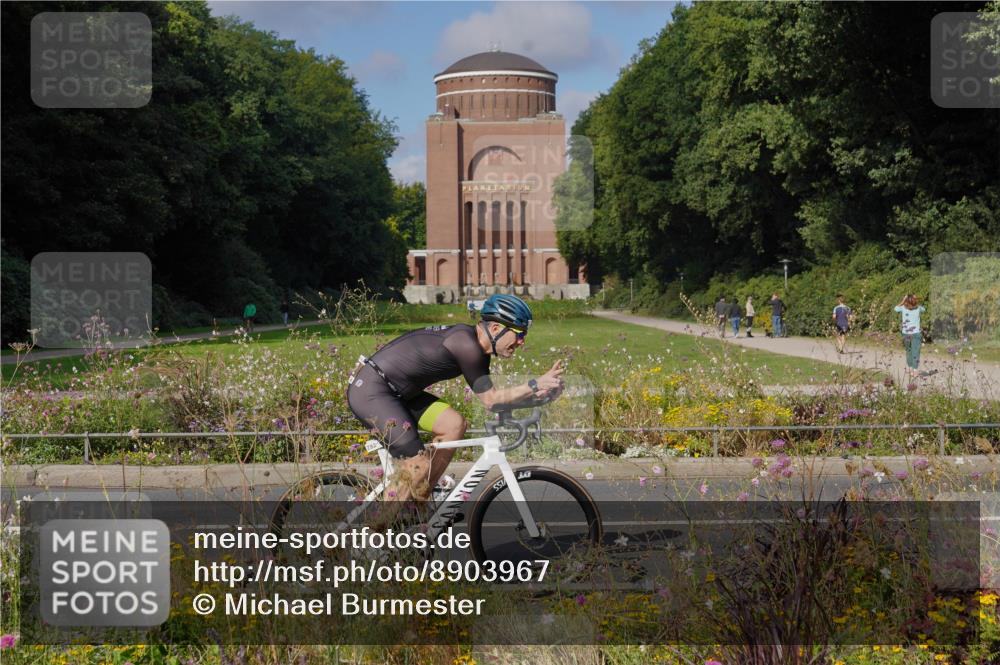 14.09.2025 - Stadtparktriathlon Michael Burmester http://msf.ph/oto/8903967 14.09.2025 10:57:09 Radfahren 626, 754, 782, 850 meine-sportfotos.de