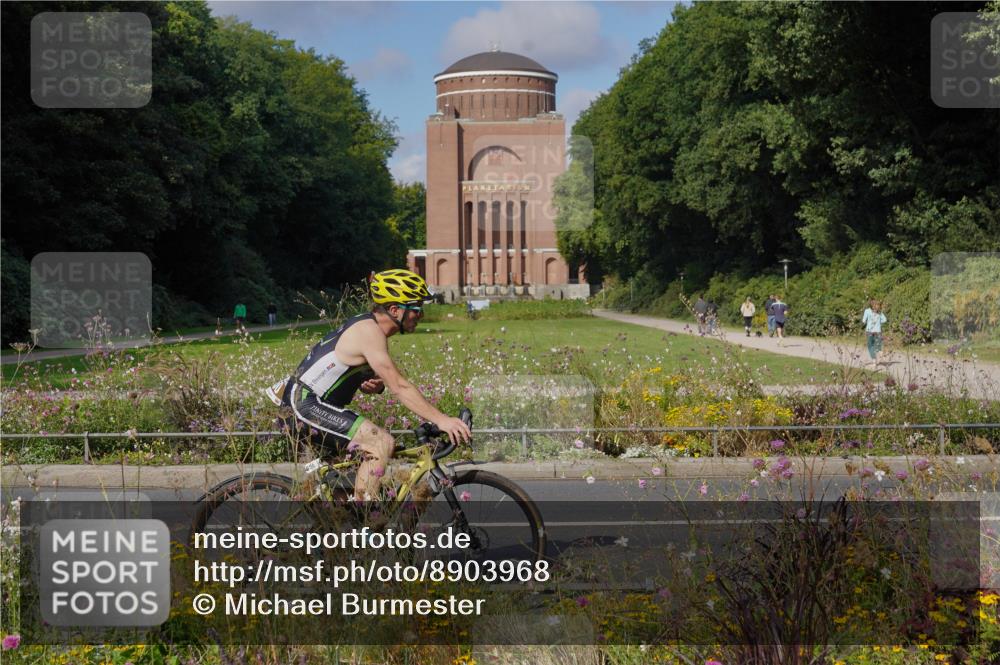 14.09.2025 - Stadtparktriathlon Michael Burmester http://msf.ph/oto/8903968 14.09.2025 10:57:12 Radfahren 626, 754, 782, 850 meine-sportfotos.de