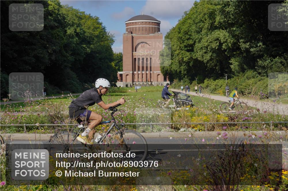 14.09.2025 - Stadtparktriathlon Michael Burmester http://msf.ph/oto/8903976 14.09.2025 10:57:40 Radfahren 638, 744, 777, 833 meine-sportfotos.de